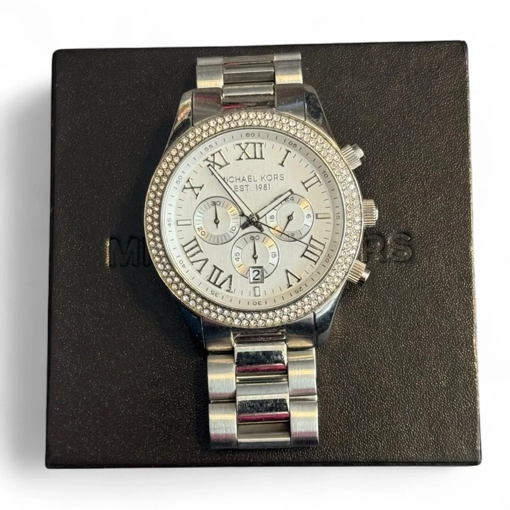 Michael Kors MK-5667 Silver Chronograph Women’s Stainless Steel Wrist Watch - Picture 2 of 7